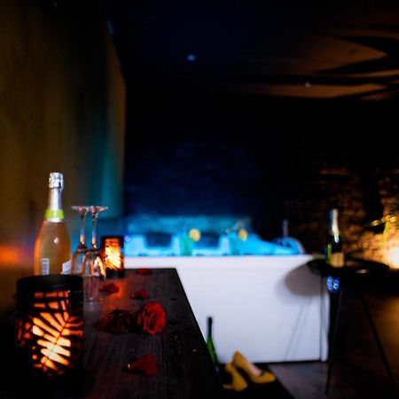Love Suites & Spa "Le Loft" Avec Jacuzzi Privatif مُدي المظهر الخارجي الصورة