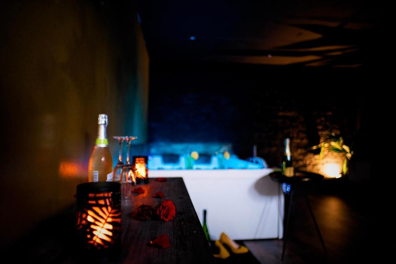 Love Suites & Spa "Le Loft" Avec Jacuzzi Privatif مُدي المظهر الخارجي الصورة